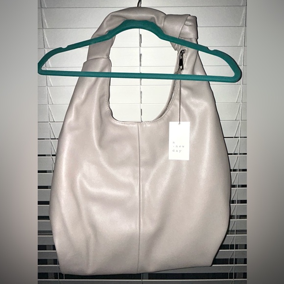 A New Day Large Gray Crossbody Shoulder Bag - Picture 3 of 4